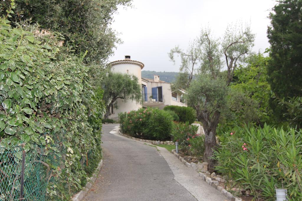 La Tourrette Bed & Breakfast ตูร์เรสส์-ซัวร์-ลูป ภายนอก รูปภาพ